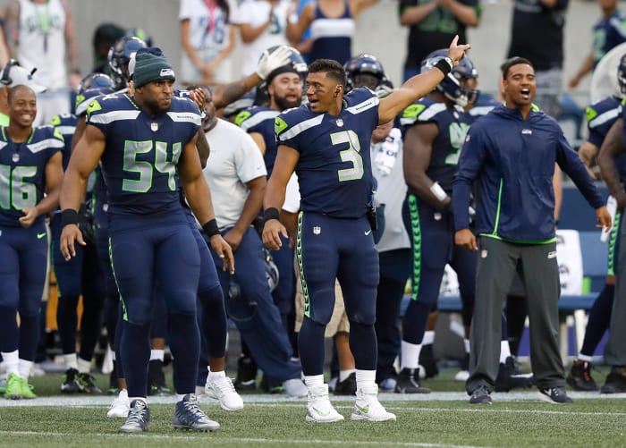 bobby-wagner-russell-wilson.jpg